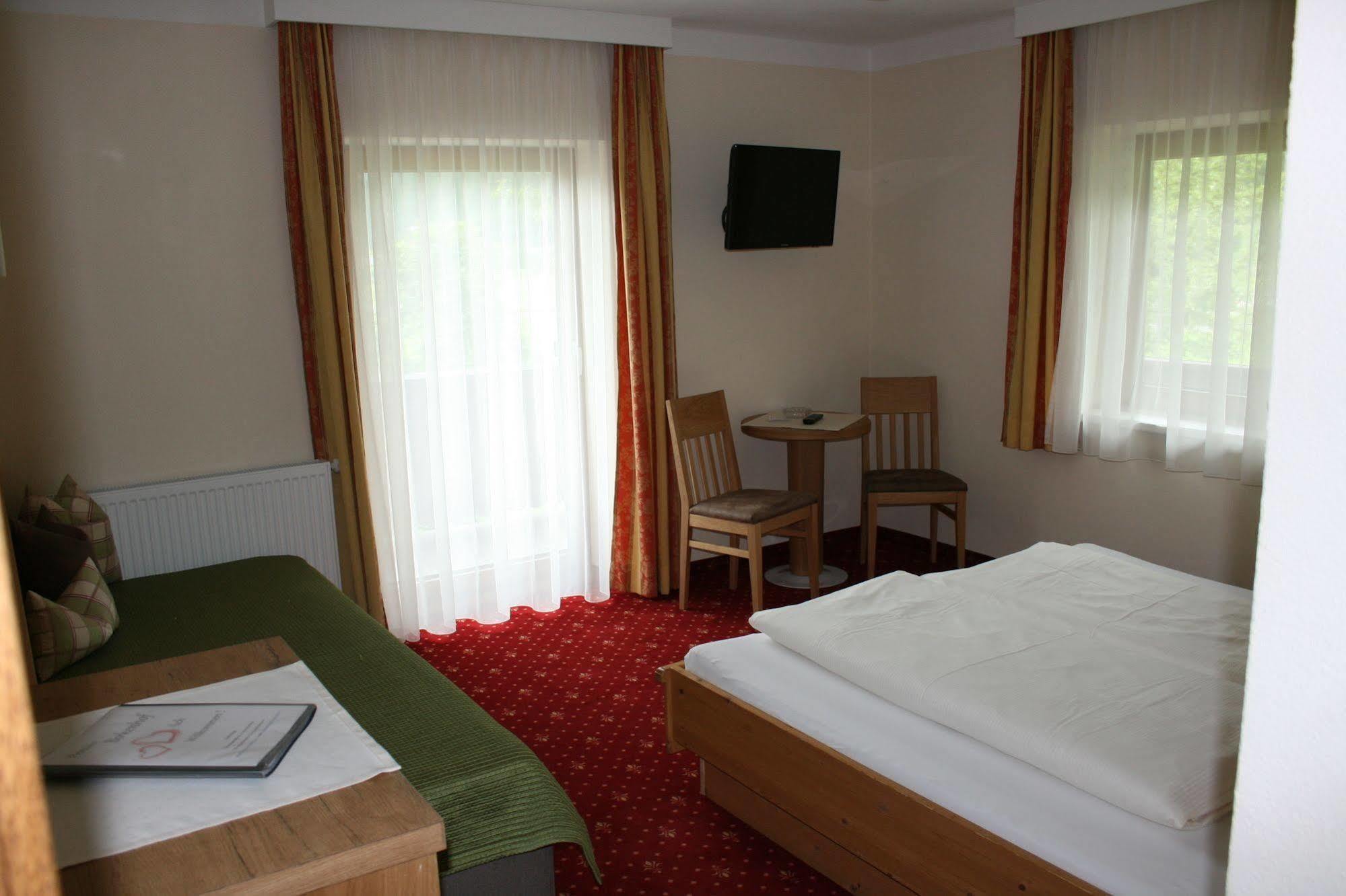 Pension Birkenhof Mayrhofen Bagian luar foto
