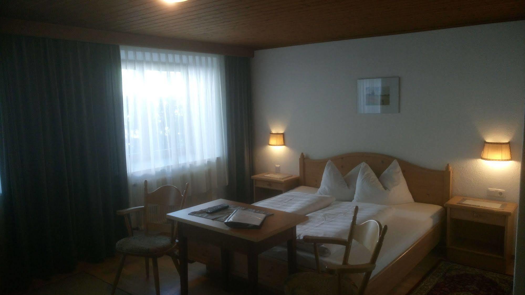 Pension Birkenhof Mayrhofen Bagian luar foto